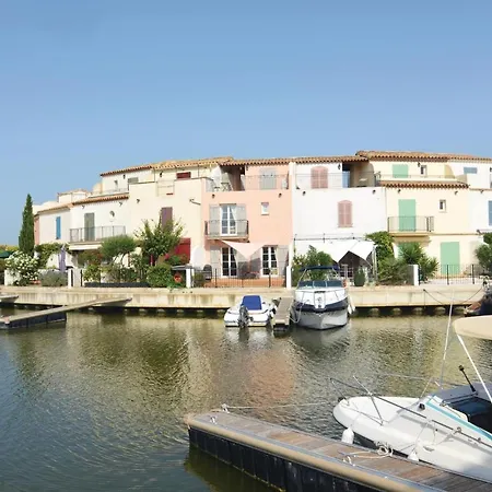 Amazing In Aigues-mortes With Wifi *