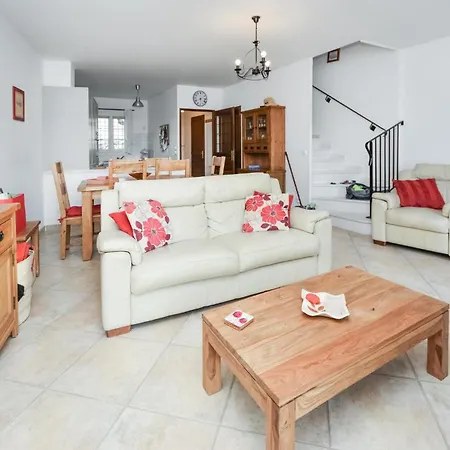 度假居 Amazing In Aigues-mortes With Wifi